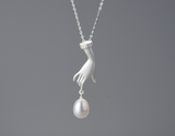 Pearl Hand Necklace