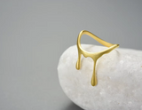 Drop Honey Fluid Dating Ring