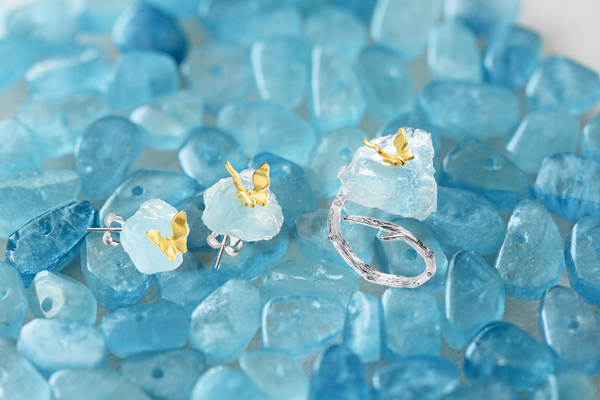 <center>How to Style Aquamarine and Sterling Silver Jewelry for Every Occasion</center>