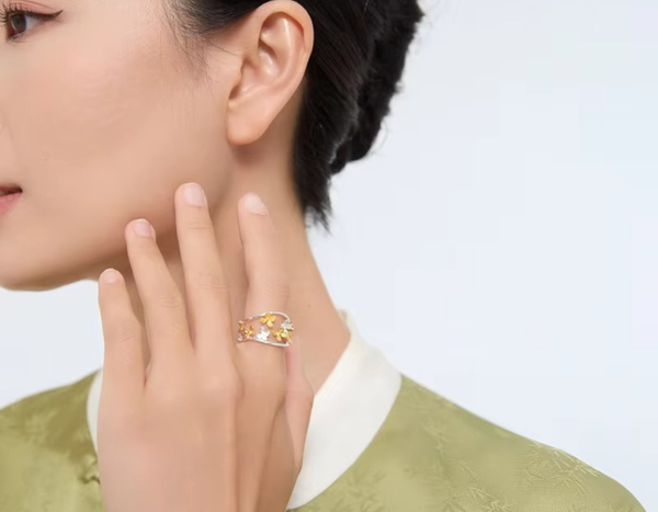 Falling Fragrans Flower Ring