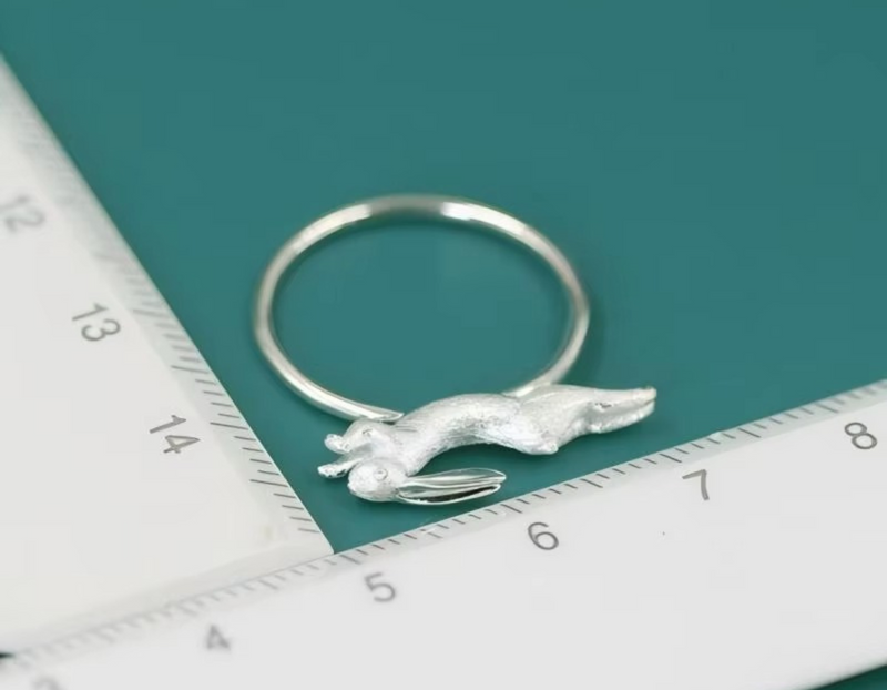 Running Bunny Ring