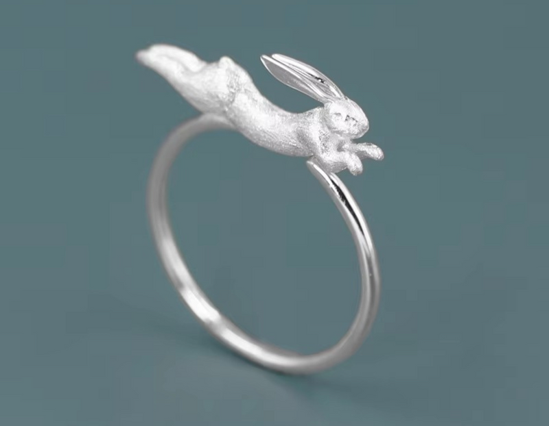 Running Bunny Ring