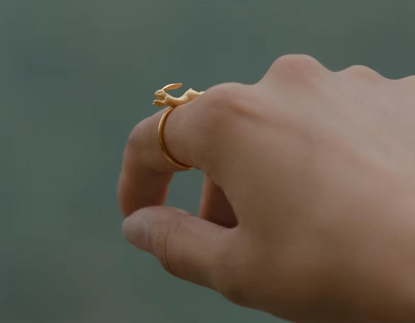 Running Bunny Ring