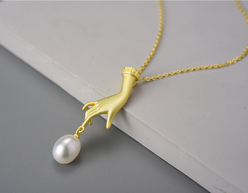 Pearl Hand Necklace