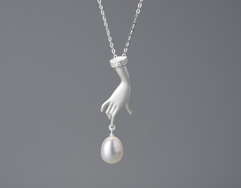 Pearl Hand Necklace